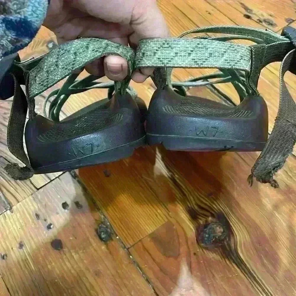 Chaco Vibram Non-Marking Toe Strap Water Sandal Shoes Women’s Green Brown Size 7 - Picture 8 of 12